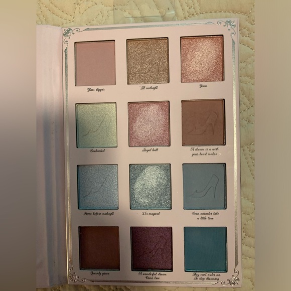 🔹CINDERELLA EYESHADOW PALLET🔹 - Picture 3 of 4